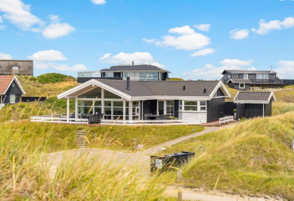 Schönes Sommerhaus mit Sauna & Panoramablick – 1. Dünenreihe