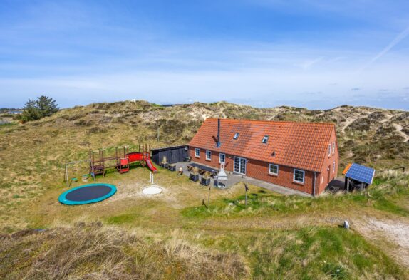 Stort poolhus på Fanø – perfekt til familieturen