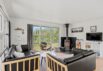 Hyggeligt feriehus med lukket terrasse i Rindby (billede 2)