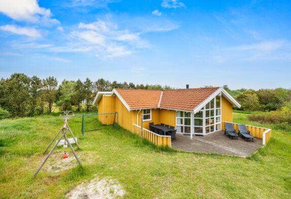 Familievenligt sommerhus med spa og sauna i naturskønt område