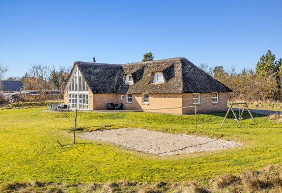 Reetdachhaus mit Pool und Sauna für 16 Personen