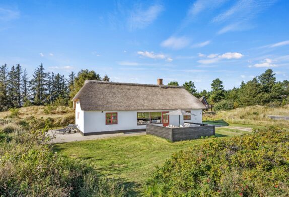 Ansprechendes Ferienhaus mit Sauna auf Naturgrundstück