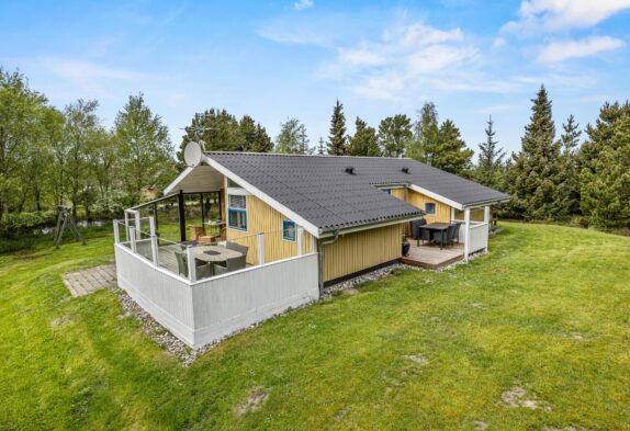 Klassisches Ferienhaus auf schönem Grundstück