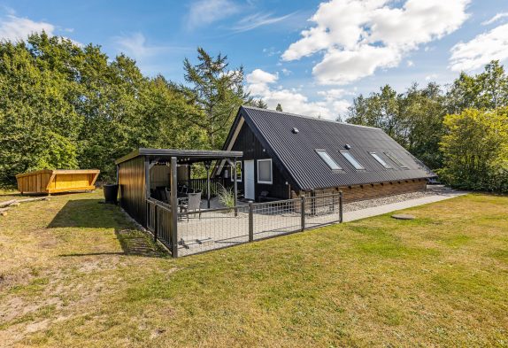 Sommerhus i Arrild med lukket terrasse til 8 personer og hund