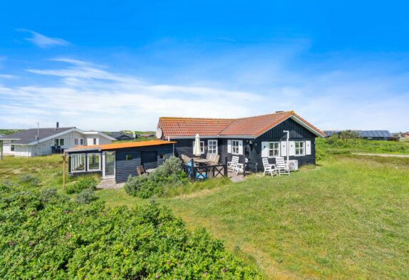 Strandnært sommerhus til 6 personer i Bjerregård