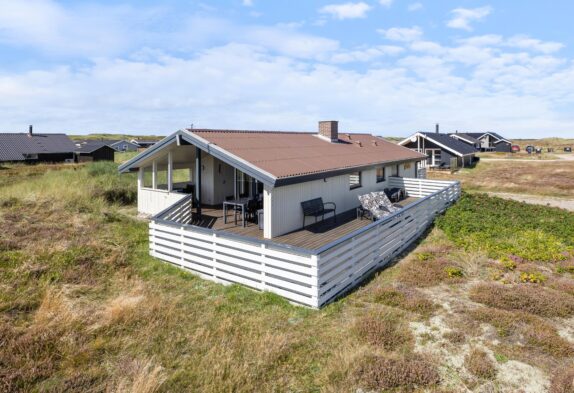 Familievenligt sommerhus med 300 meter til strand