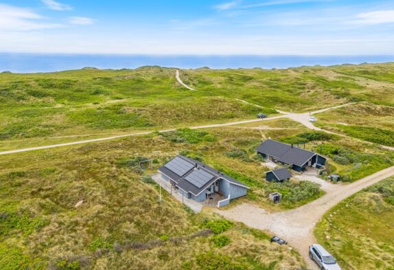 Klassisk sommerhus til 6 personer – 75 meter fra Vesterhavet