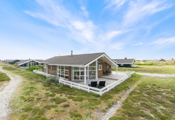 Strandnahes Ferienhaus in Randlage mit Wellnessbereich