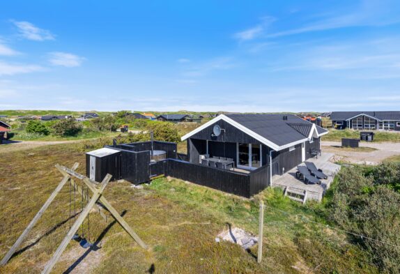 Ursprüngliches Sommerhaus in Bjerregård mit Badetonne