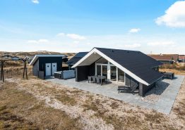 Ferienhaus für 8 Personen mit Außenwhirlpool. Kat. nr.:  A1485, Arvidvej 344;