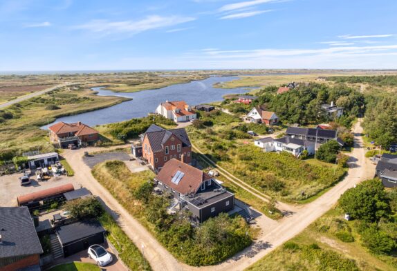 Modernes Ferienhaus mit Sauna und Whirlpool in Nymindegab