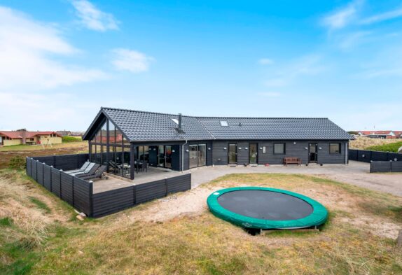 Modernes Ferienhaus an der Nordsee mit Aktivitätsraum