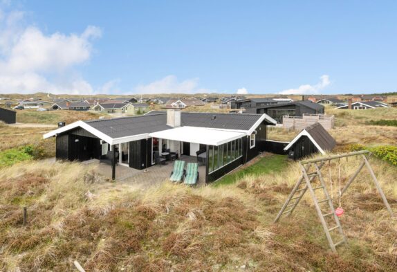 Klassisches Ferienhaus mit Kamin in Strandnähe