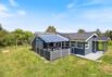 Børnevenligt sommerhus med gynge og sandkasse (billede 1)