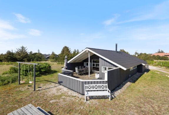 Lækkert sommerhus i Bjerregård med sauna og spa