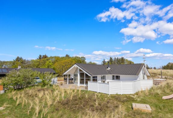 Klassisches Ferienhaus für 8 Gäste und 1 Hund in Bjerregård