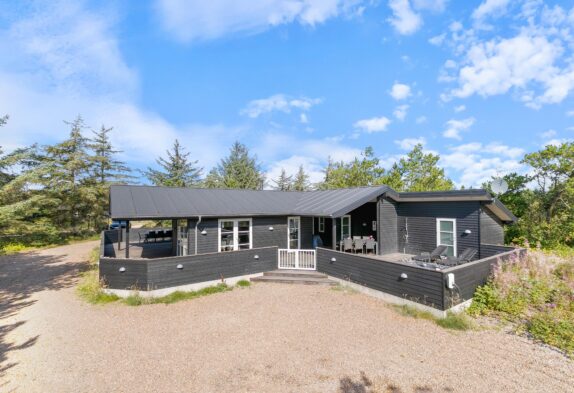 Modernes Ferienhaus mit Whirlpool und schönen Terrassen