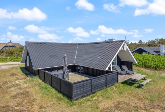 Gemütliches Ferienhaus mit Kamin und geschlossener Terrasse