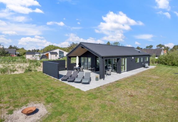 Moderne sommerhus til 6 personer i Bjerregård