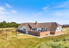 Energiefreundliches Poolhaus für 10 Personen mit Whirlpool. Kat. nr.:  B2601, Toppebjerg 1;