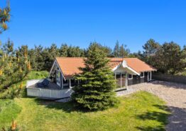 Klassisches Ferienhaus mit Whirlpool, Sauna & Terrasse. Kat. nr.:  B2604, Humlegårdsvej 16;