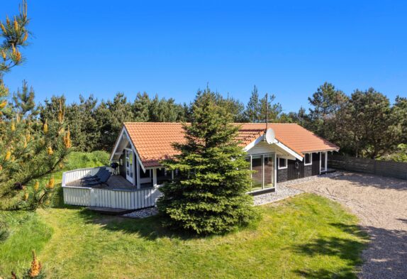 Klassisches Ferienhaus mit Whirlpool, Sauna & Terrasse