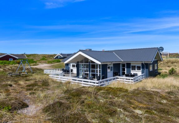 Charmantes Ferienhaus mit Aktivitätsraum – Strandnah