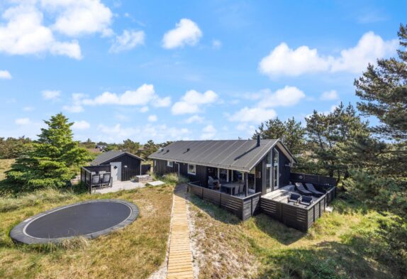 Stimmungsvolles und charmantes Ferienhaus in Bjerregård
