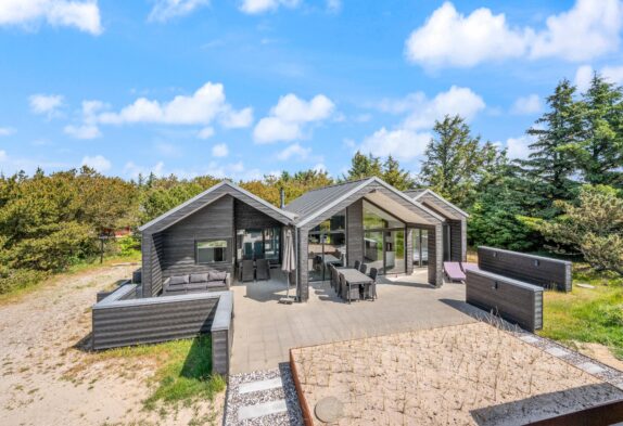 Moderne feriehus i Bjerregård med sauna