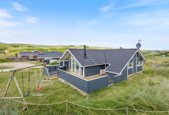 Hyggeligt feriehus nær stranden