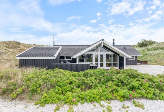 Gemütliches Ferienhaus mit mehreren Terrassen und Whirlpool