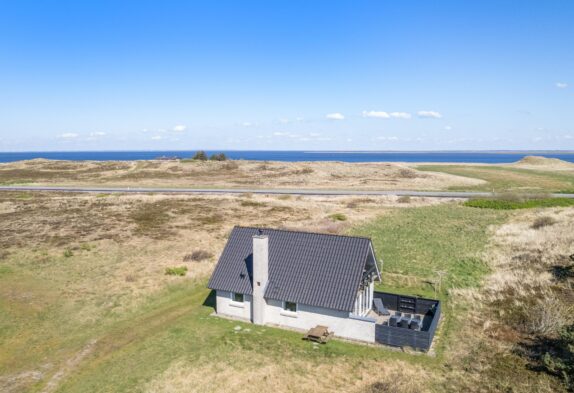 Gepflegtes Ferienhaus in Bjerregård mitten in der Natur