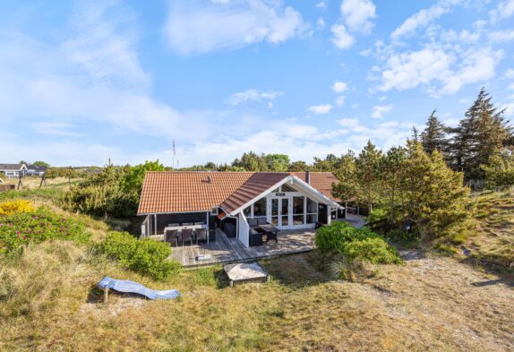 Schönes Ferienhaus mit Whirlpool in Haurvig