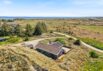 Dejligt velholdt feriehus mellem hav og fjord (billede 1)