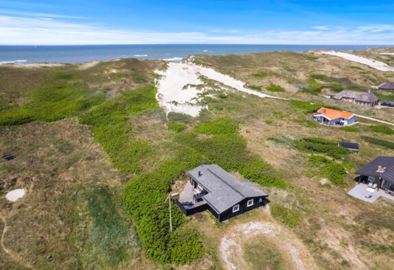 Hübsches Ferienhaus in Traumlage nur 50 m bis zum Strand