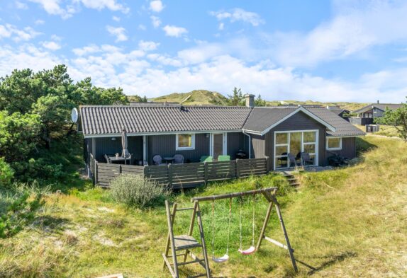 Schönes Ferienhaus in Haurvig mit eingezäunter Terrasse