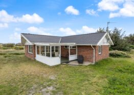 Hyggeligt sommerhus til 4 med dejlige terrasser. Kat. nr.:  DD1054, Baunebjergvej 16