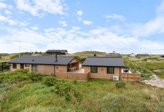 Sommerhaus mit separatem Annex, strandnah – Hund erlaubt