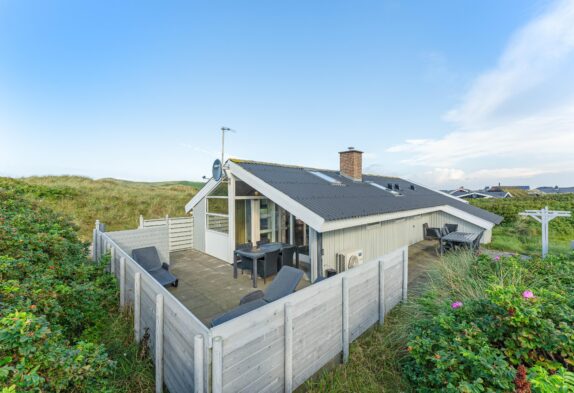 Gemütliches Ferienhaus im Mettes Bjerg in Årgab