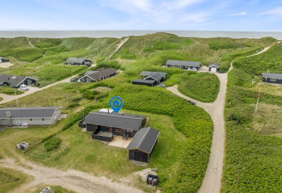 Charmerende sommerhus i sidste klitrække på Jennelsvej