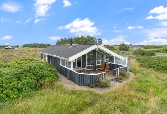 Flot feriehus ved Vesterhavet med plads til 2 hunde