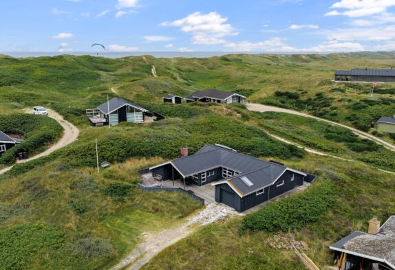 Velholdt feriehus i gåafstand til Hvide Sande