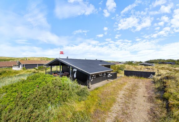 Gemütliches Ferienhaus in Årgab – nur 250 m zum Strand