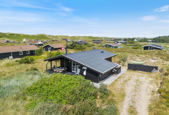 Charmerende sommerhus i Årgab med hyggelig brændeovn