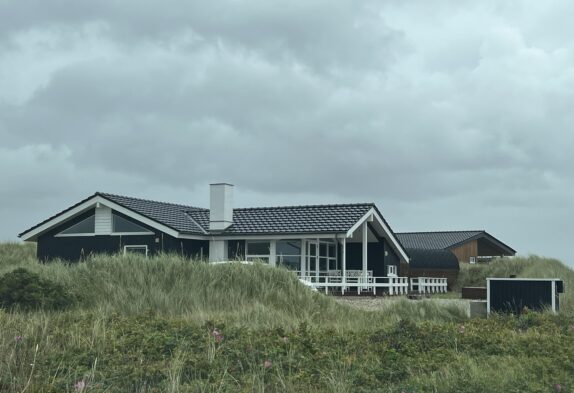 Gemütliches Ferienhaus mit Sauna und Badefass in Årgab