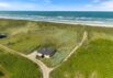 Hyggeligt sommerhus med brændeovn – kun 75 m. fra stranden (billede 1)