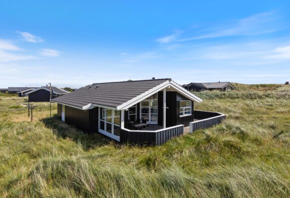 Strandnahes Ferienhaus mit Sauna und Whirlpool in Årgab