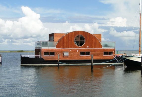 Luxuriöses Hausboot in Hvide Sande