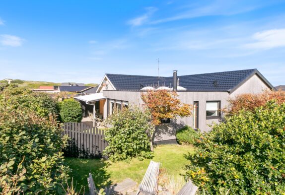 Strandnahes Ferienhaus in Hvide Sande für 8 Personen + 1 Hund