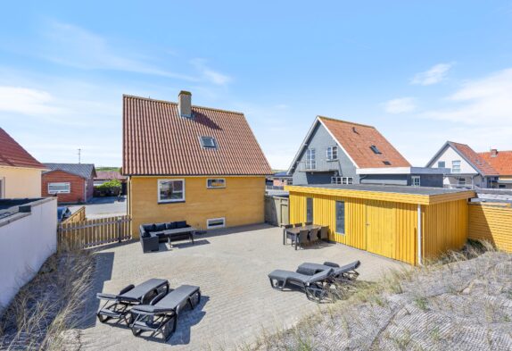 Dejligt sommerhus i hjertet af Hvide Sande